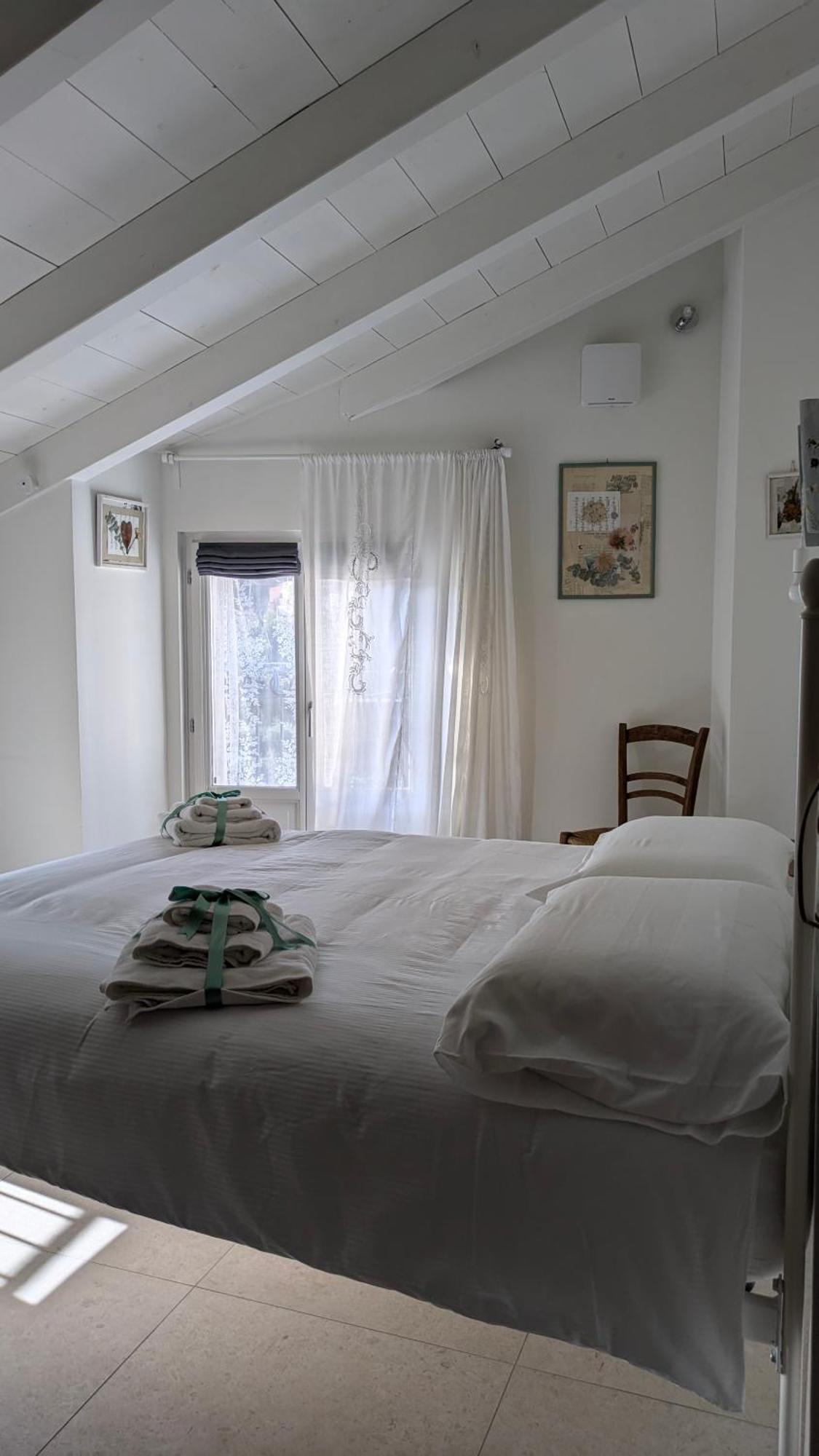 Casa Viola Bed And Breakfast Dimora Di Campagna Calice Ligure Exteriör bild