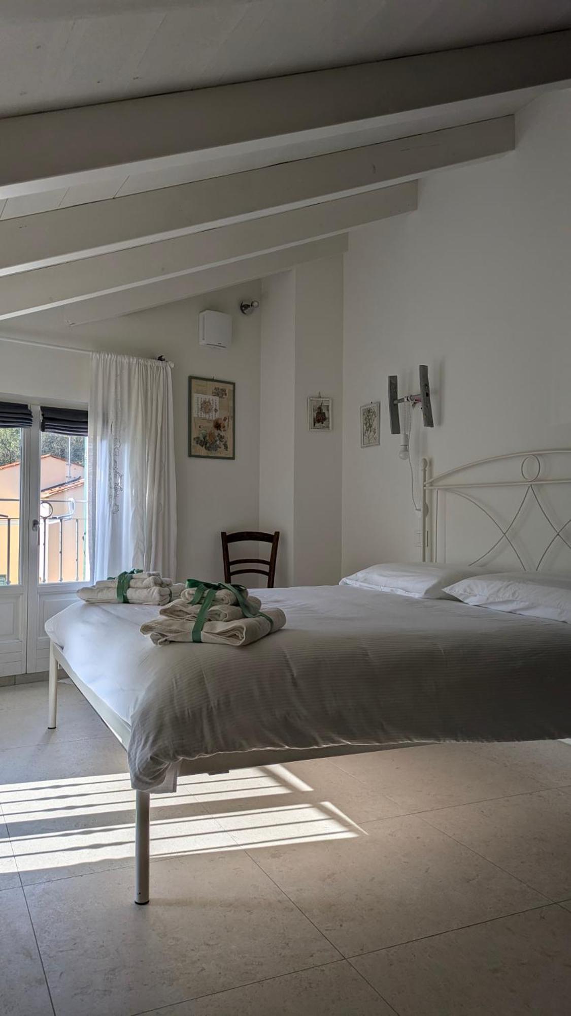 Casa Viola Bed And Breakfast Dimora Di Campagna Calice Ligure Exteriör bild